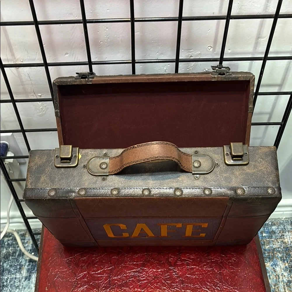 unbranded decorative box